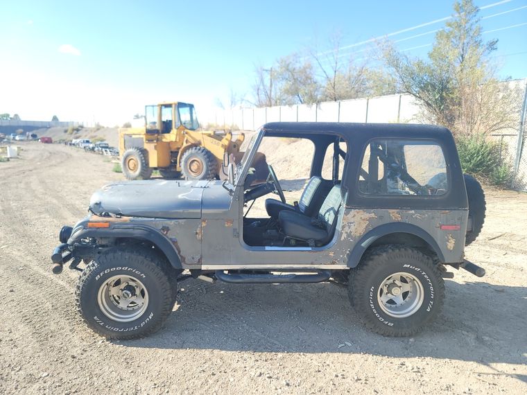 1979 CJ7 304 V8 Manual