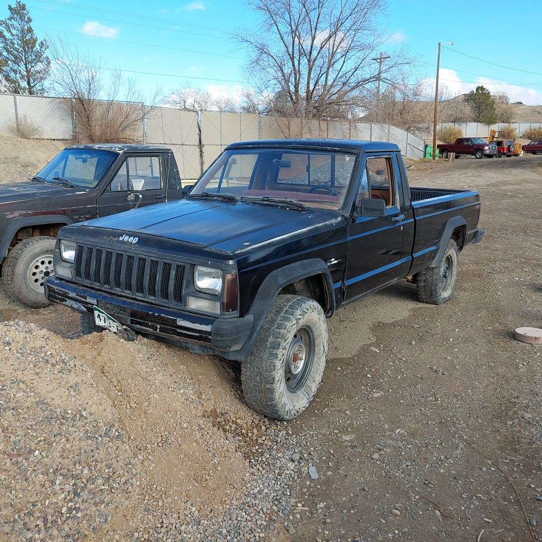 1986 Jeep Comanche MJ Black, photo 1 of 3