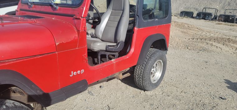 1995 Jeep Wrangler YJ 2.5L Automatic Transmission with A/C